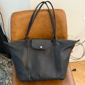 Longchamp solid leather tote